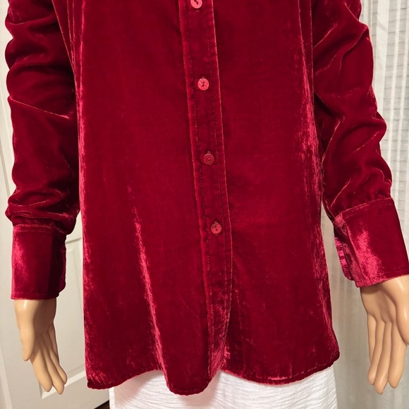 JOHN MARK VIBRANT RED VELVET TOP LARGE NEW WITHOUT TAGS IS FIGURE FLATTERING - Picture 3 of 7
